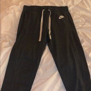 dark grey nike sweatpants